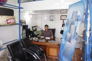 بازرگانی شاهین تایر آقای رامین پورحسن